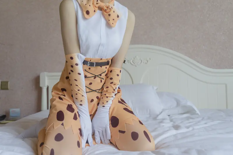 ai lei jiang – serval cat