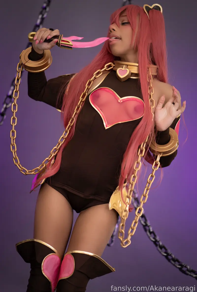 akane araragi – kuuka tomi