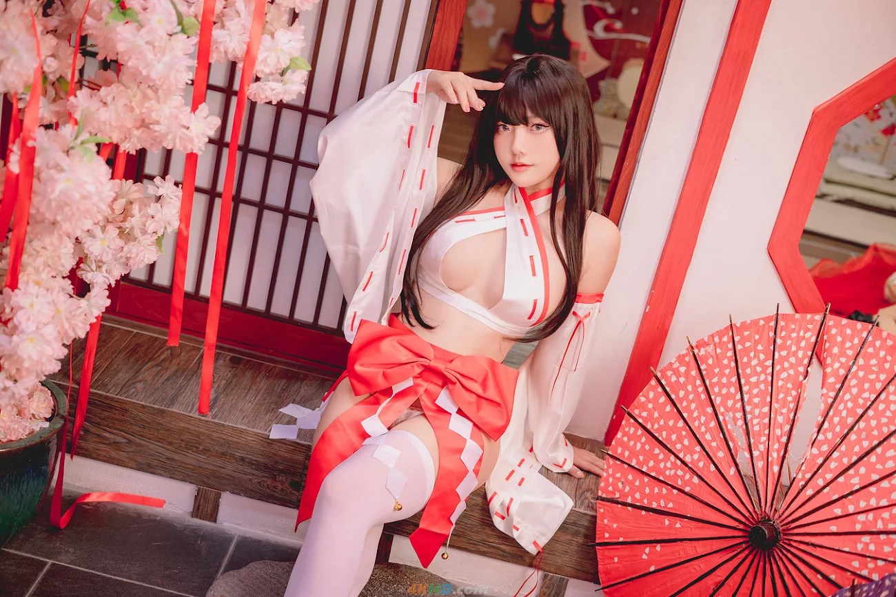 Messie Huang Shrine Keeper