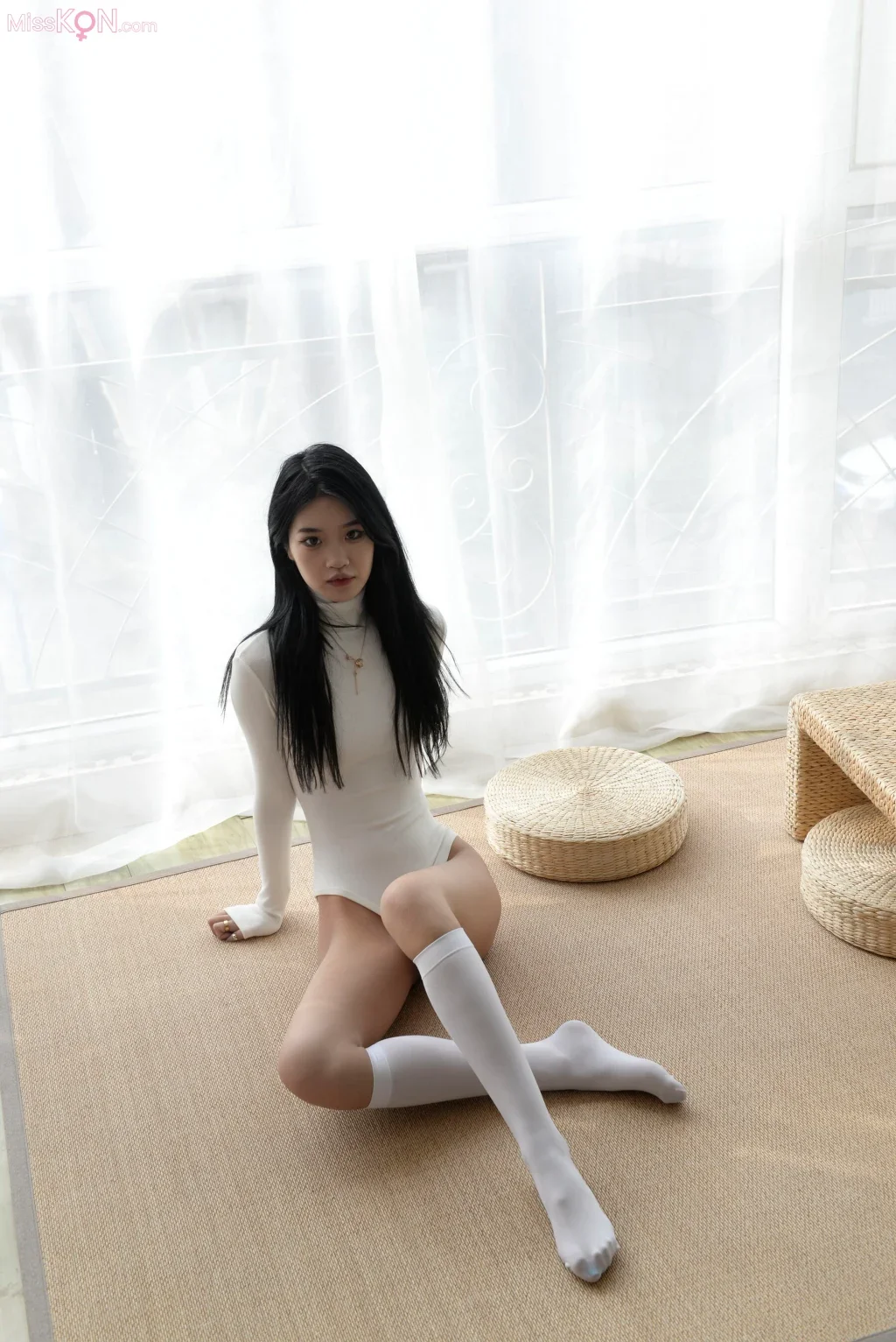 小雅kemi: R18 行X模特  白丝长腿美鲍 全尺度私拍
