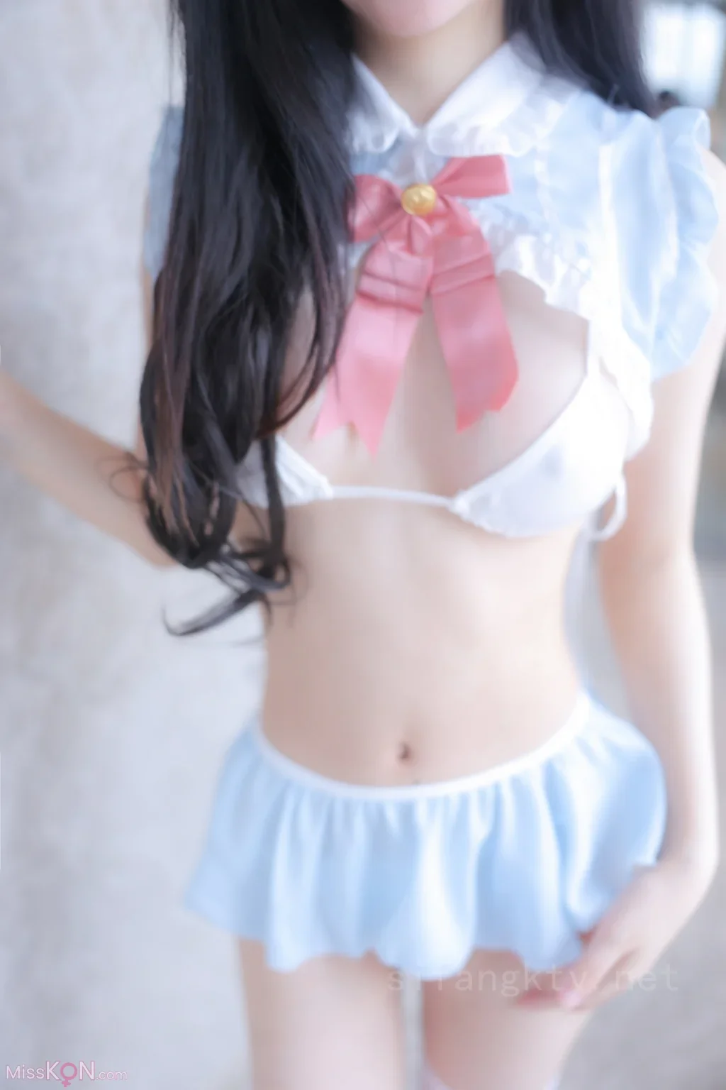 谢小蒽: 白丝小猫