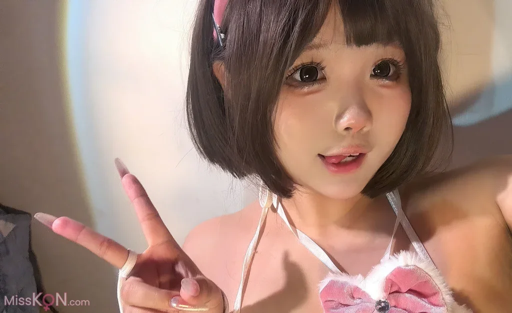 Coser@宝钡bei: 丝绒兔兔自拍