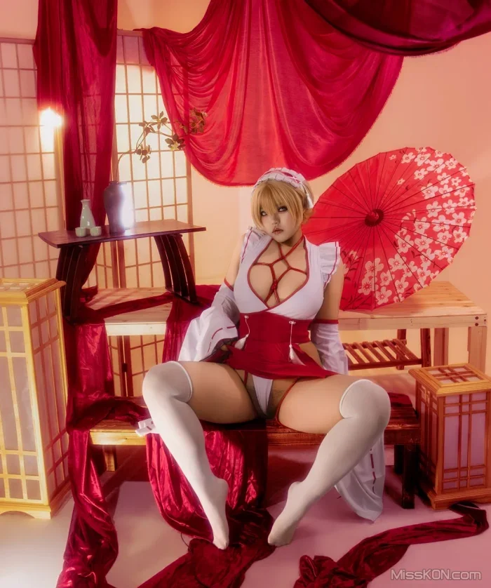 Coser@泗水的脑袋尖尖的: 金色巫女